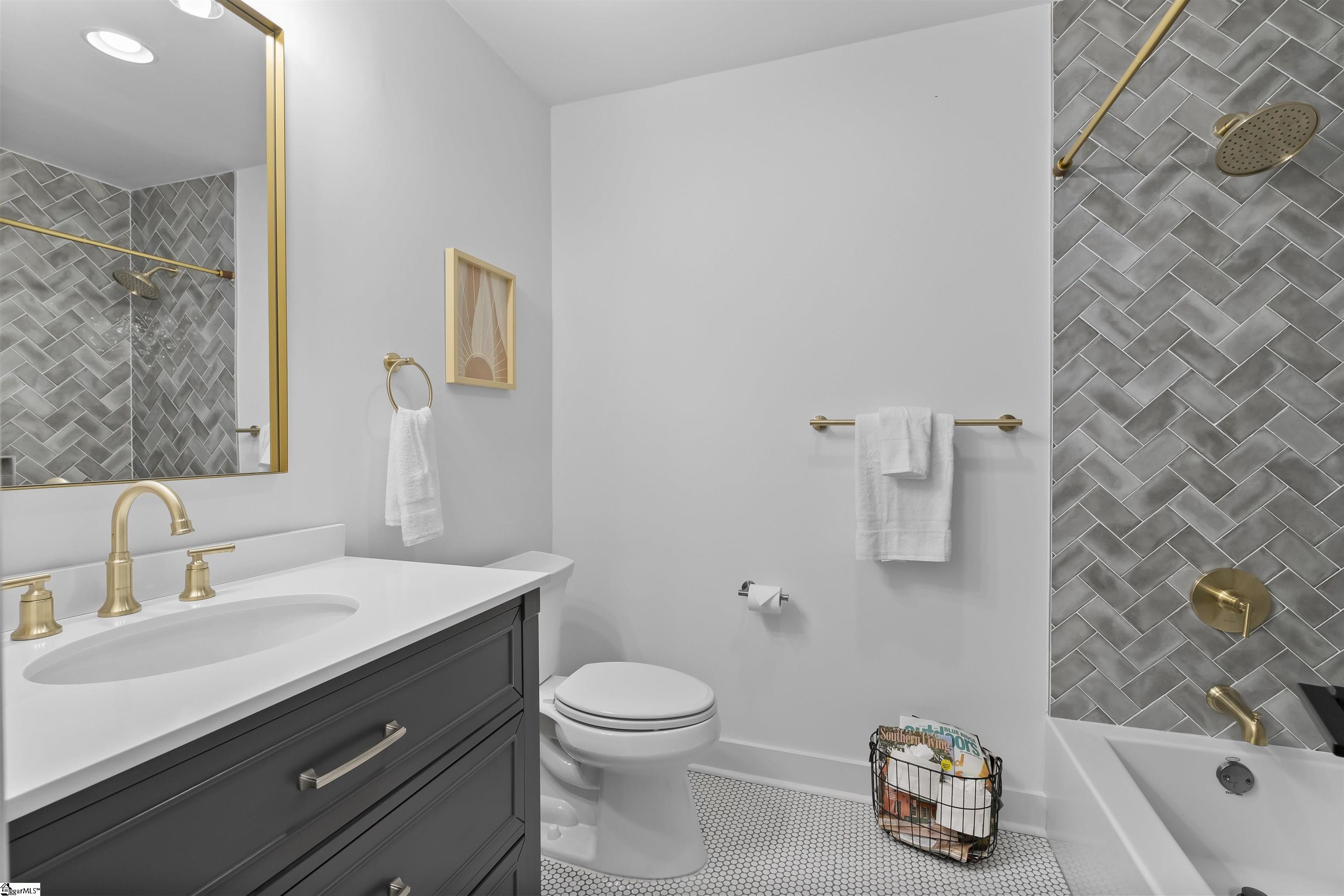 210 Hermitage Road Greenville, SC 29615 - Photo 23 of 36