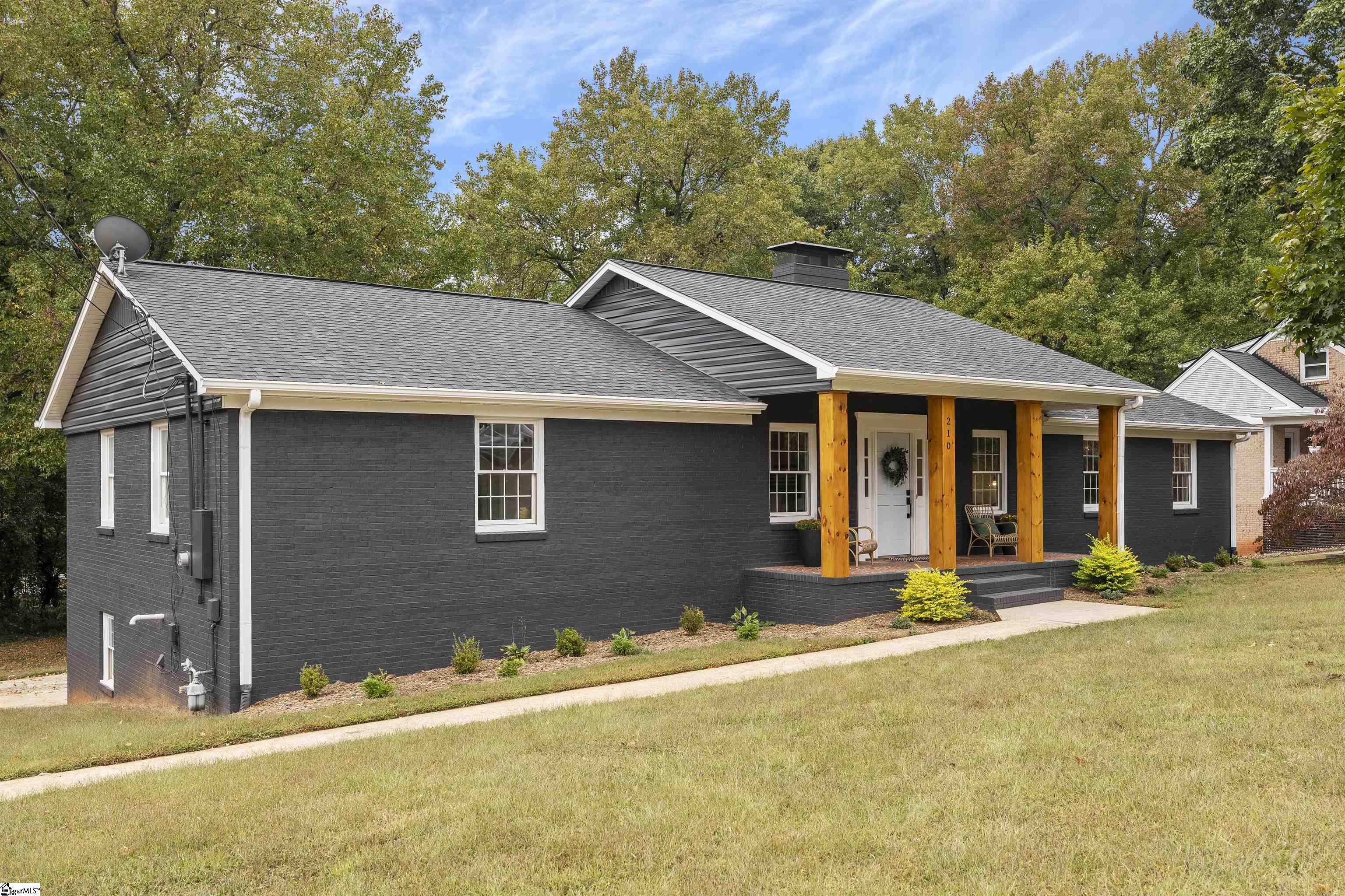 210 Hermitage Road Greenville, SC 29615 - Photo 4 of 36