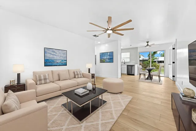 $324,900 | 908 East Hall Street, Stuart, FL 34994