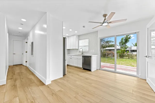 $324,900 | 908 East Hall Street, Stuart, FL 34994