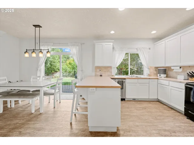 $500,000 | 5709 Southeast 18th Court, Gresham, OR 97080