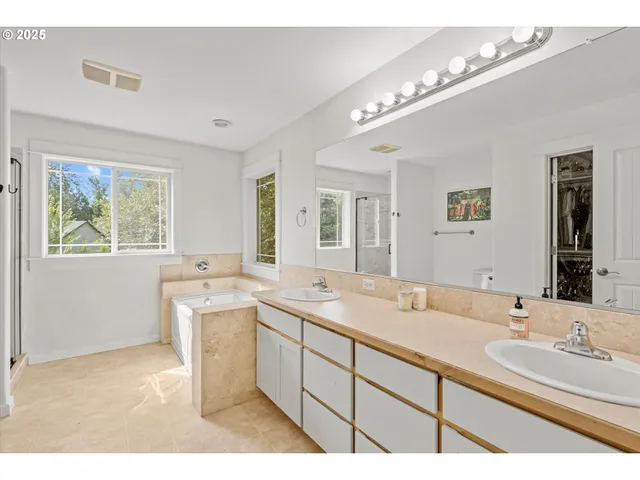 $500,000 | 5709 Southeast 18th Court, Gresham, OR 97080