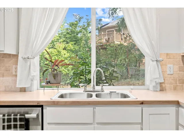 $500,000 | 5709 Southeast 18th Court, Gresham, OR 97080