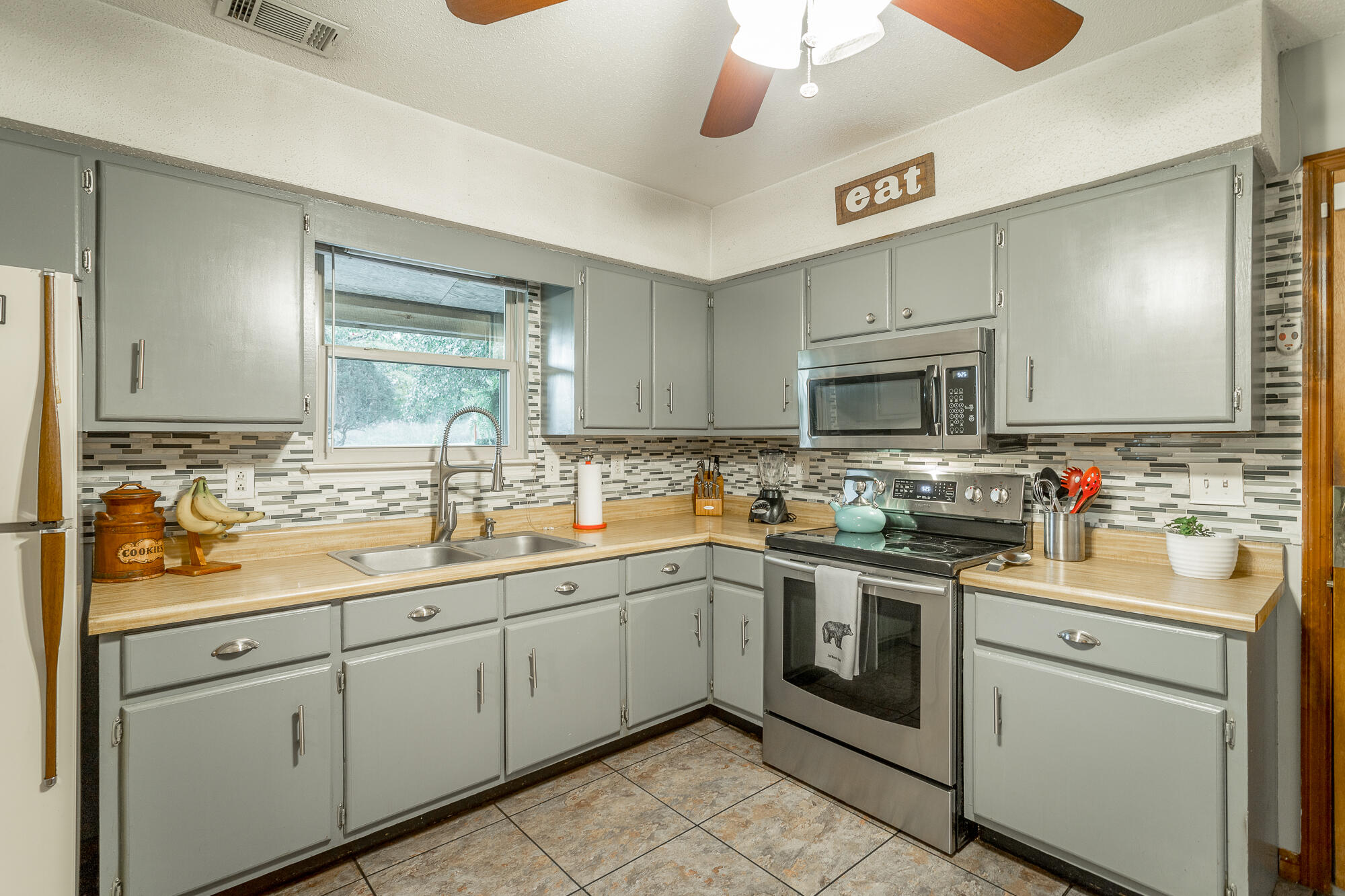 4504 Eldridge Road Hixson, TN 37343 - Photo 7 of 18 4504 Elderidge Rd. HD ALL-33