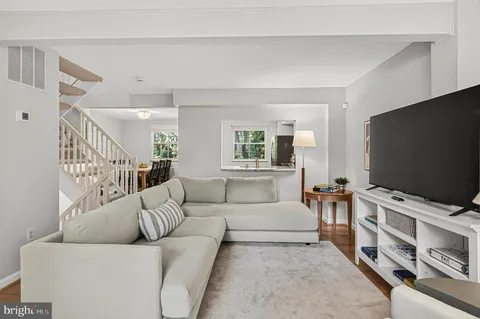 $659,000 | 2814 Raymond Court, Falls Church, VA 22042