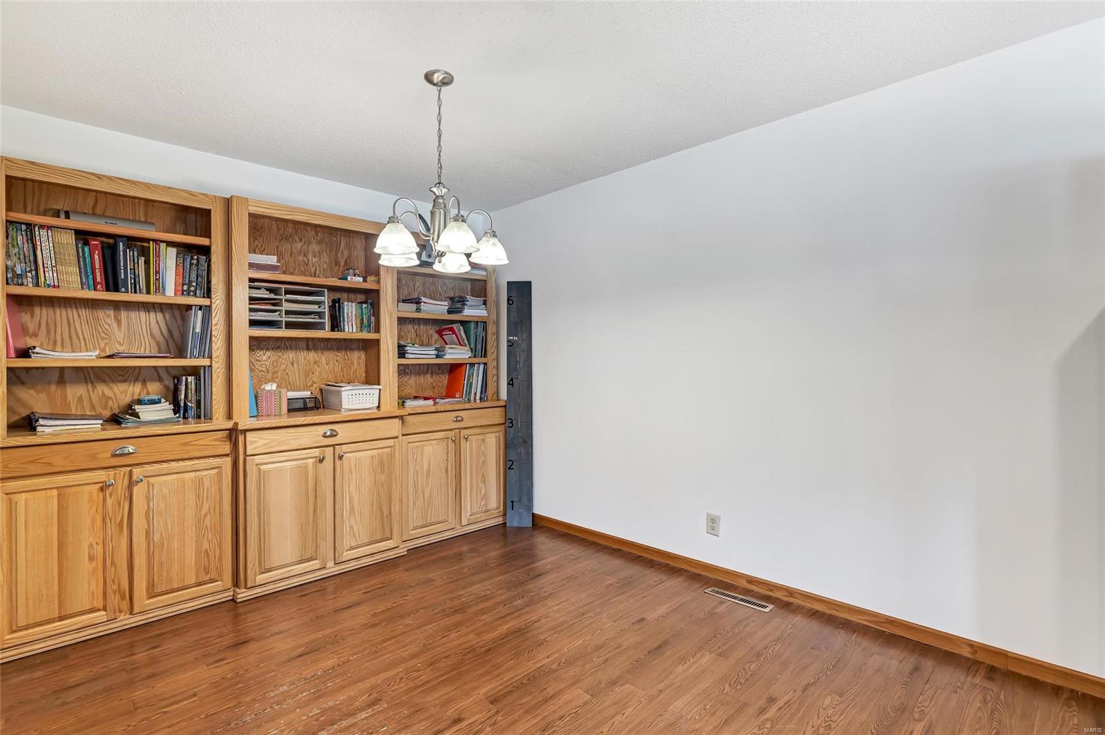405 Bull Run Road Belleville, IL 62221 - Photo 5 of 30