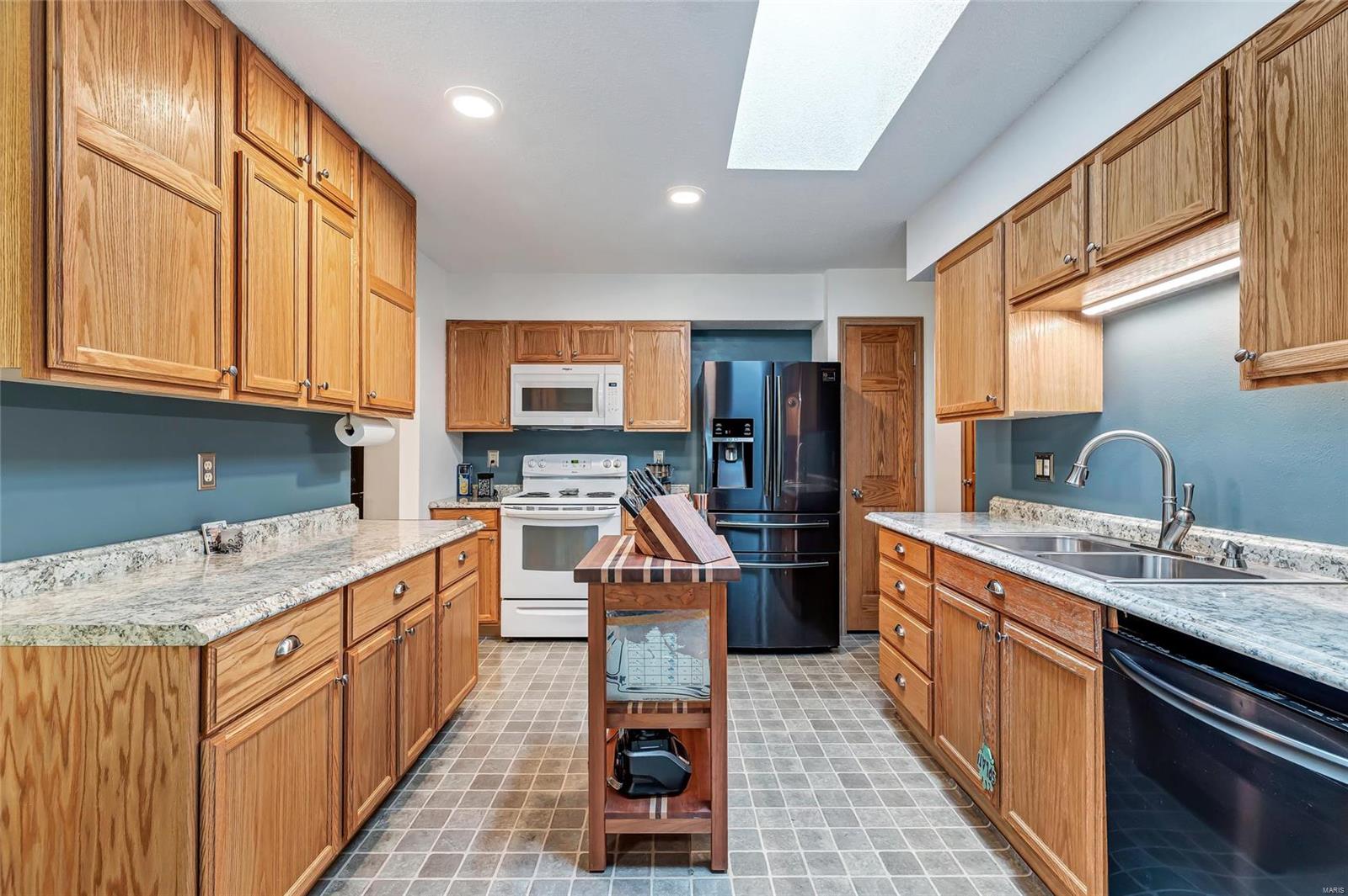 405 Bull Run Road Belleville, IL 62221 - Photo 7 of 30