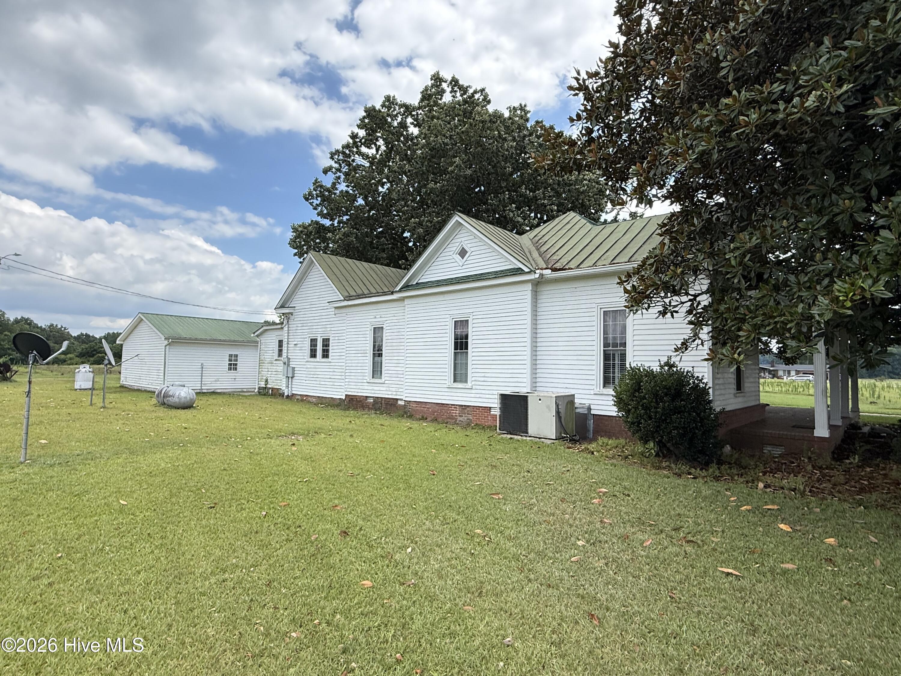 120 Farrior Road Mount Olive, NC 28365 - Photo 6 of 23
