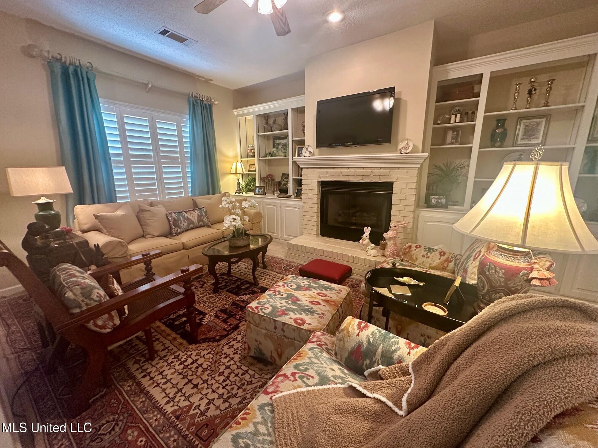 23 Oakridge Road Boyle, MS 38730 - Photo 4 of 26 Living Room 2
