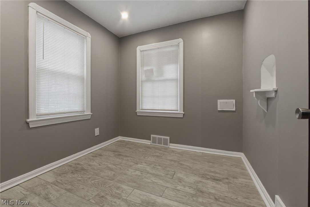 3153 Becket Road Cleveland, OH 44120 - Photo 22 of 43 Flex room for an office, playroom, whatever you wish.