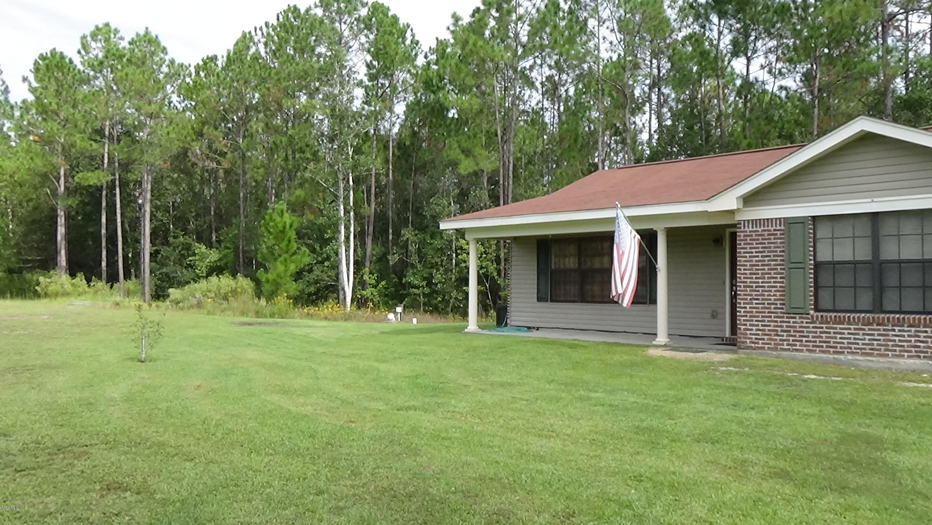 13059 Cable Bridge Road Pass Christian, MS 39571 - Photo 5 of 23 DSC00312