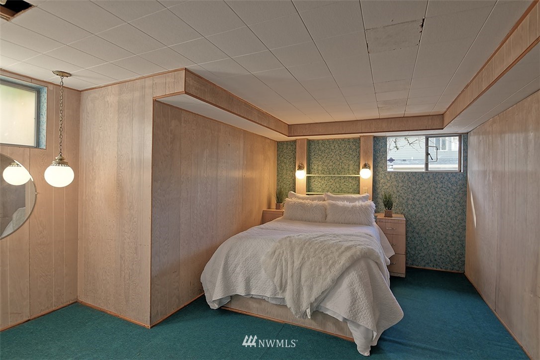 8302 Talbot Road Edmonds, WA 98026 - Photo 17 of 23 Gallery Image 17