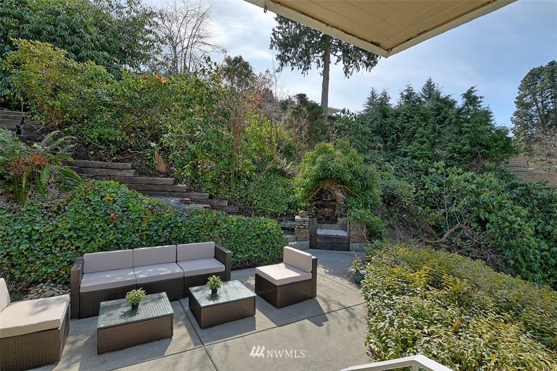 8302 Talbot Road Edmonds, WA 98026 - Photo 19 of 23 Gallery Image 19
