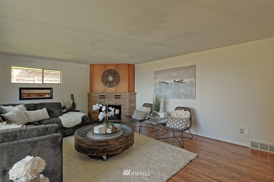 8302 Talbot Road Edmonds, WA 98026 - Photo 4 of 23 Gallery Image 4