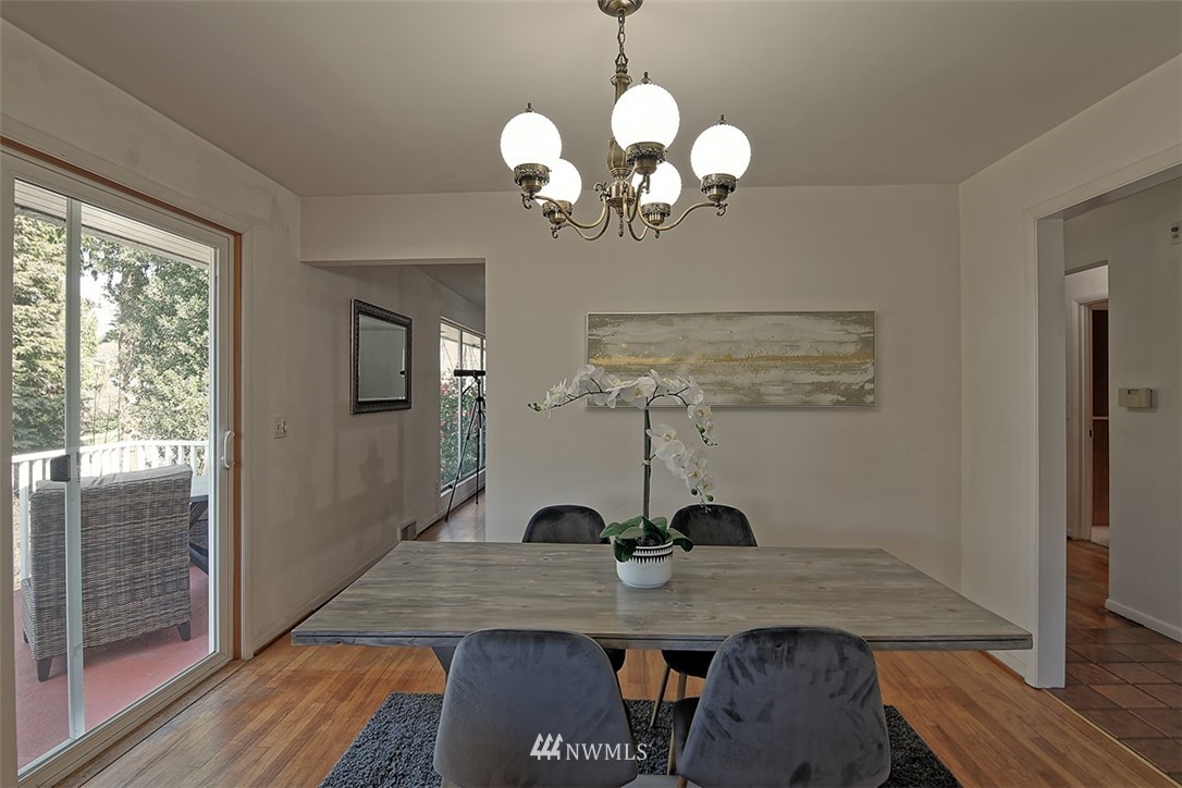 8302 Talbot Road Edmonds, WA 98026 - Photo 6 of 23 Gallery Image 6
