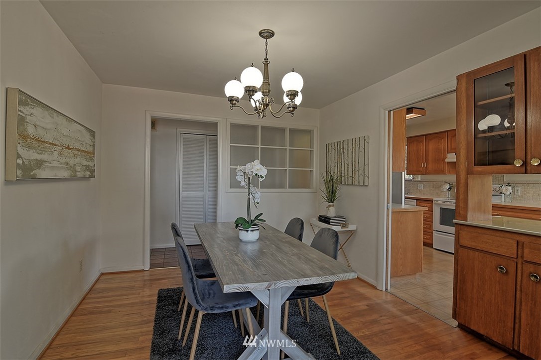 8302 Talbot Road Edmonds, WA 98026 - Photo 7 of 23 Gallery Image 7