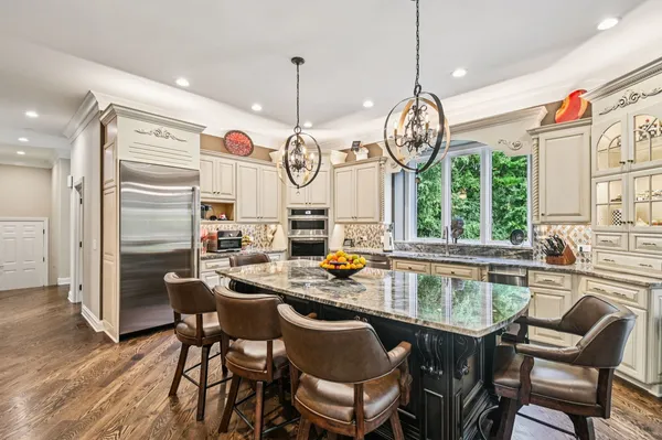 $3,750,000 | 3001 Glen Eagles Court, St. Charles, IL 60174