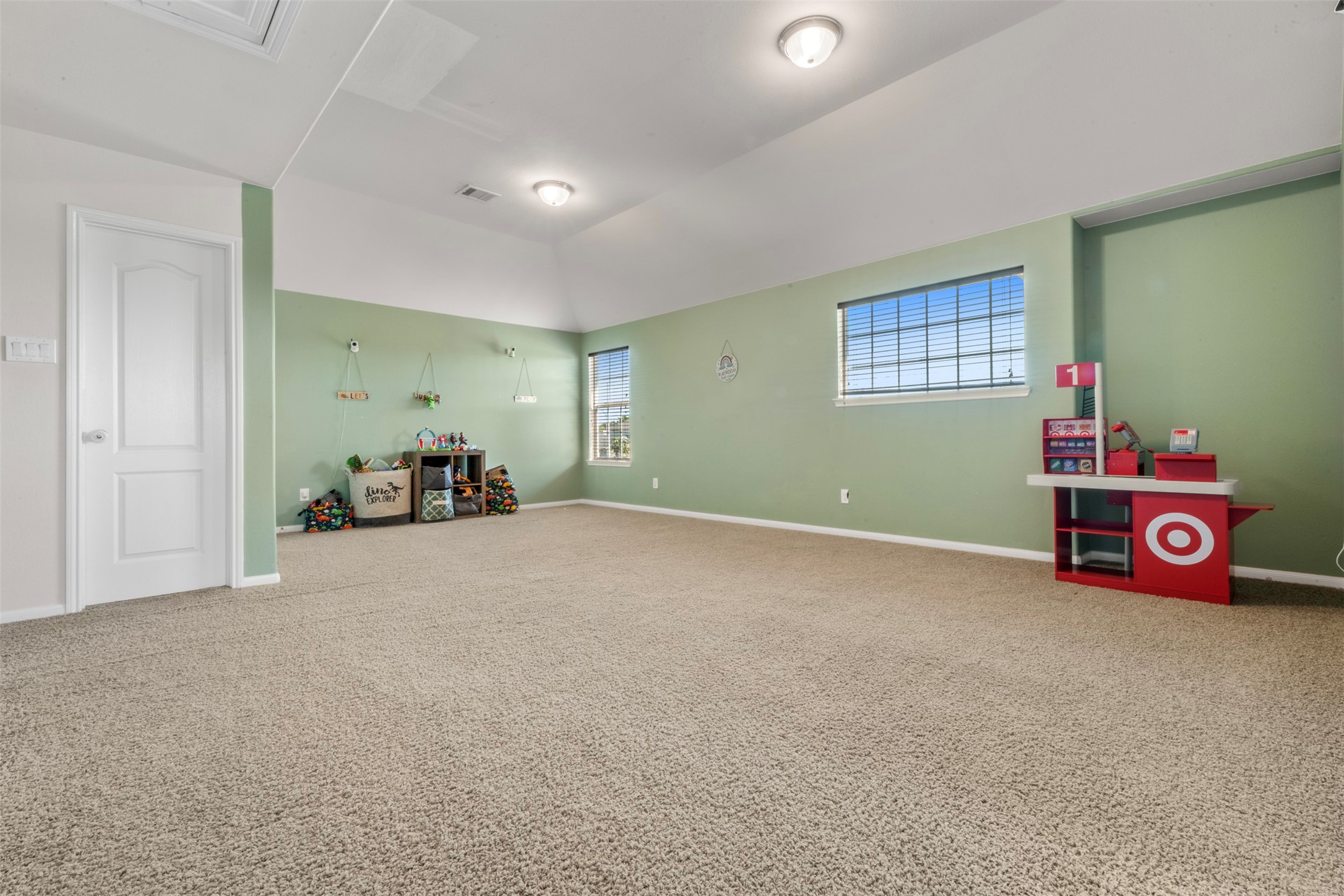 314 Gulf Winds Drive Bacliff, TX 77518 - Photo 14 of 24 a view of a livingroom with toys