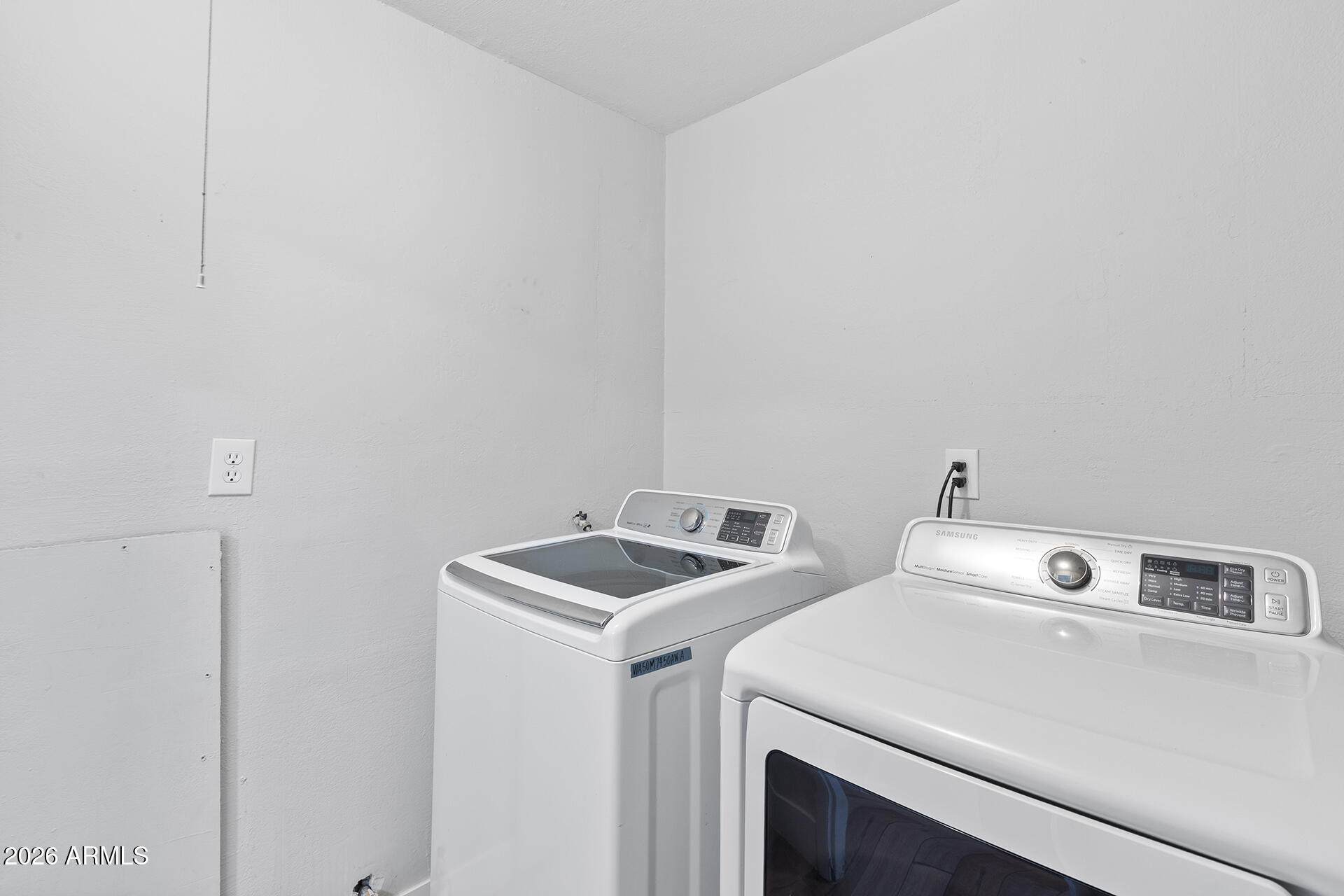 726 West 19th Street Tempe, AZ 85281 - Photo 29 of 40 a utility room with dryer and washer