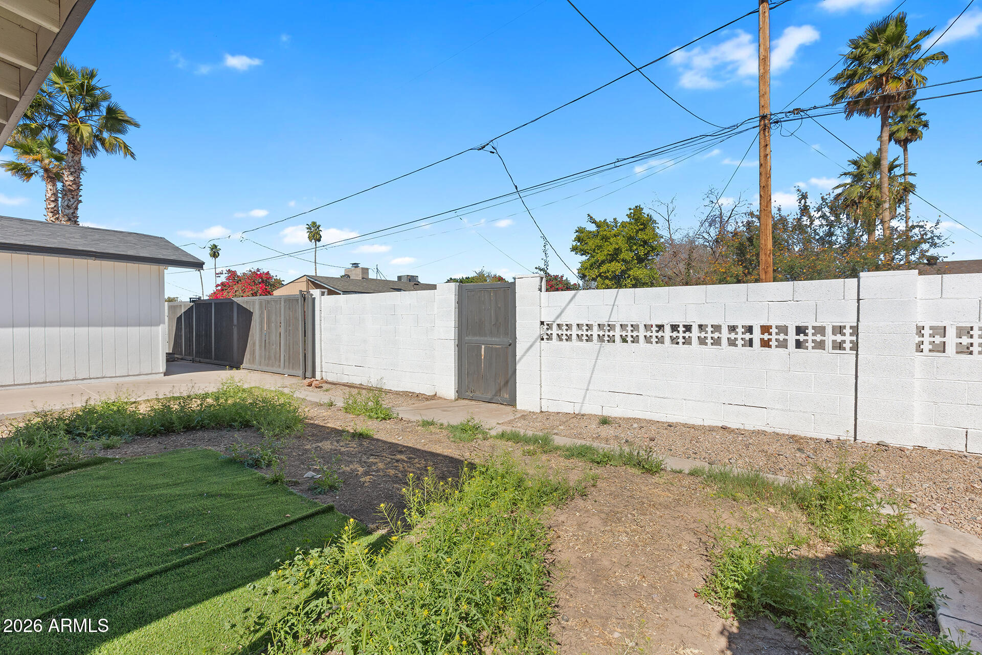 726 West 19th Street Tempe, AZ 85281 - Photo 35 of 40 a view of a backyard