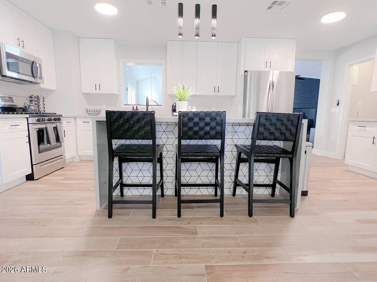 726 West 19th Street Tempe, AZ 85281 - Photo 4 of 17 726 W 19TH ST, Tempe, AZ 85281_16