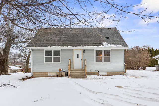 $229,900 | 530 4th Street North, Winsted, MN 55395