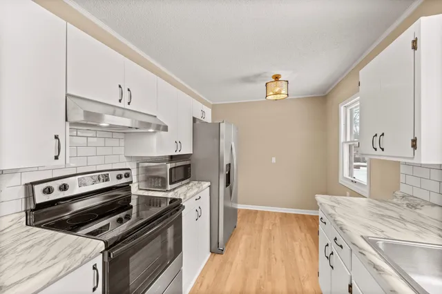 $229,900 | 530 4th Street North, Winsted, MN 55395