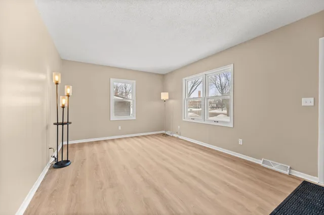 $229,900 | 530 4th Street North, Winsted, MN 55395