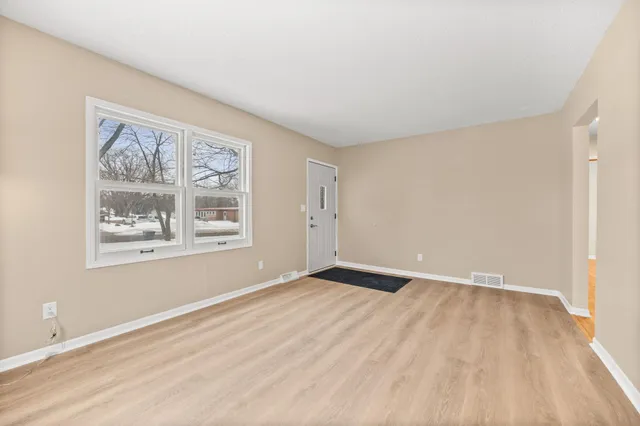 $229,900 | 530 4th Street North, Winsted, MN 55395