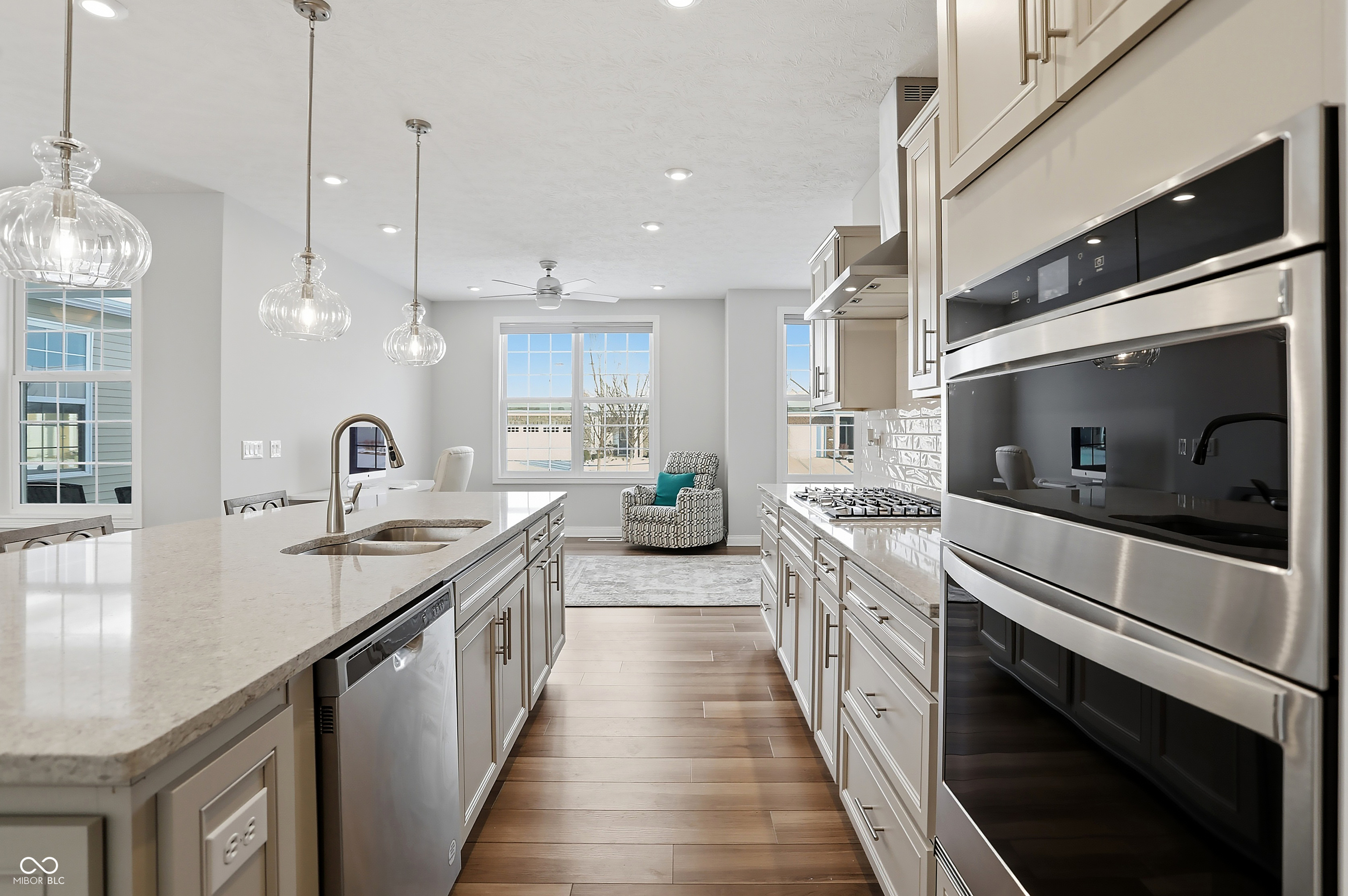 16067 Loire Valley Drive Fishers, IN 46037 - Photo 8 of 53