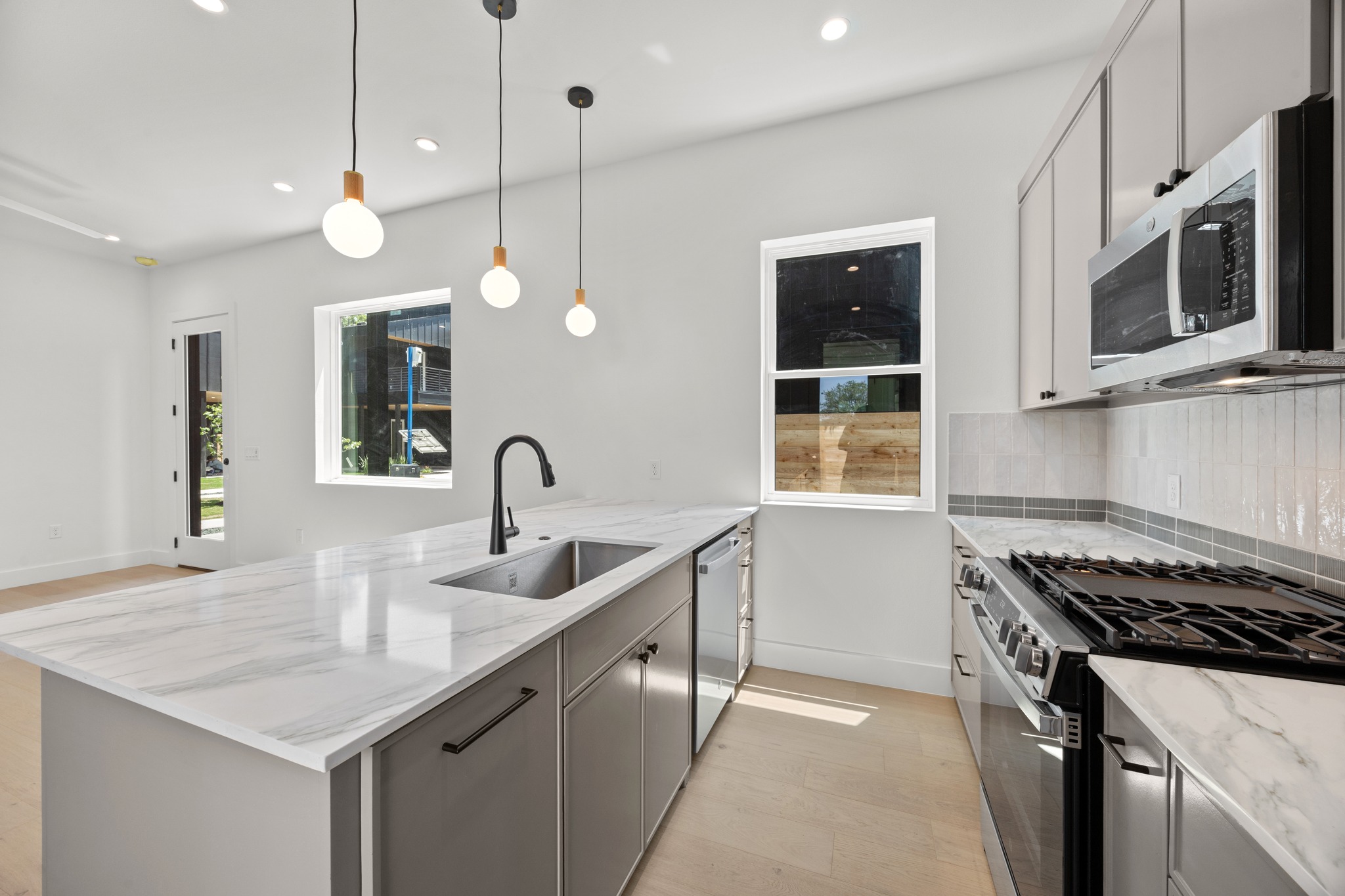 6502 Porter Street, Unit 5 Austin, TX 78741 - Photo 5 of 16 Kitchen