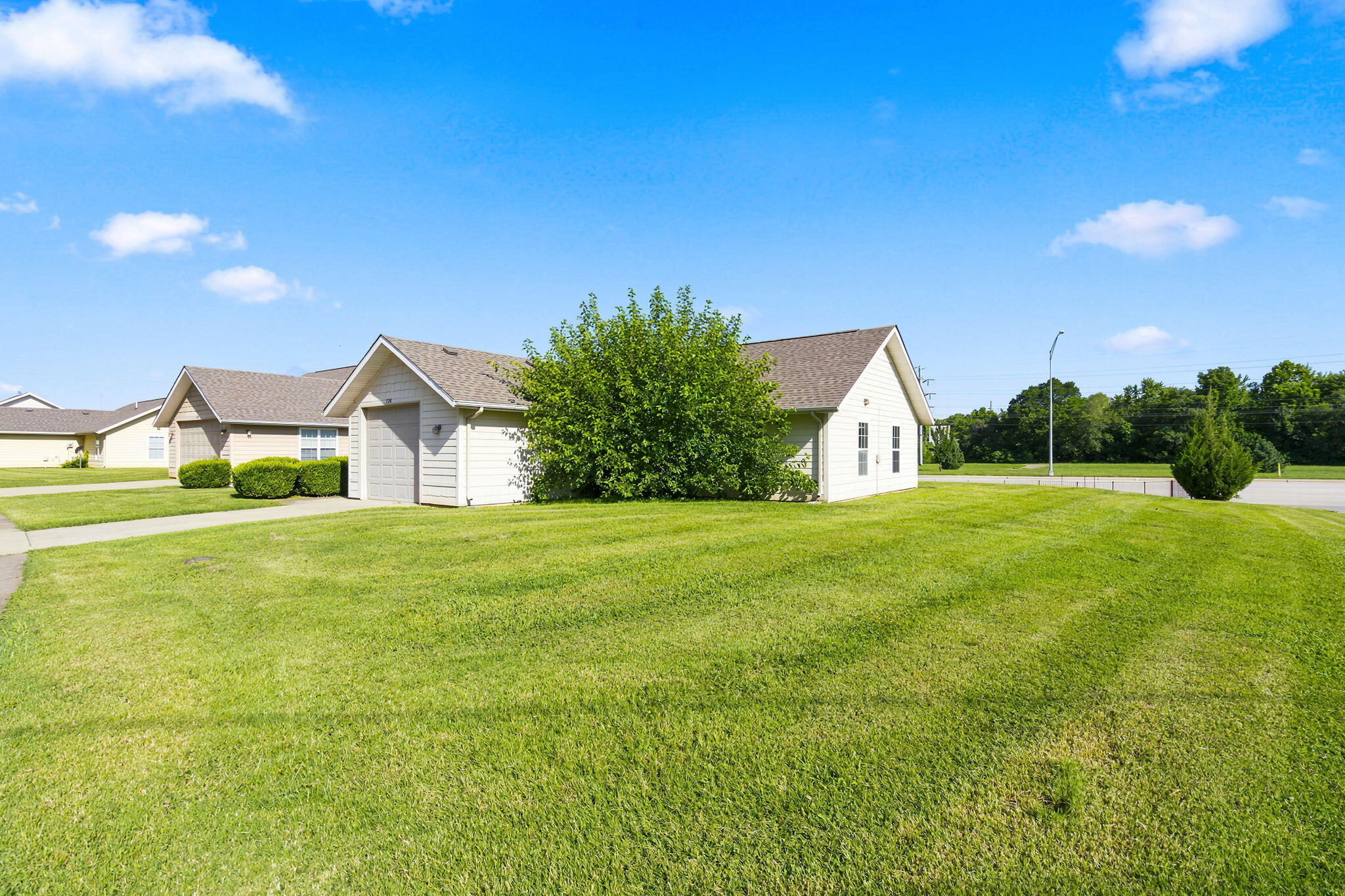 726 East Sunset Street Springfield, MO 65807 - Photo 21 of 24 22-web-or-mls-HWJ01705