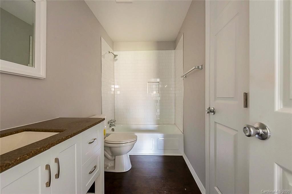 9524 Trinity Road Charlotte, NC 28216 - Photo 3 of 12
