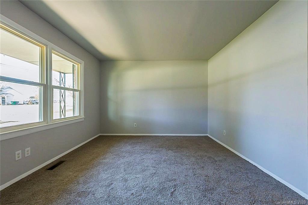 9524 Trinity Road Charlotte, NC 28216 - Photo 5 of 12