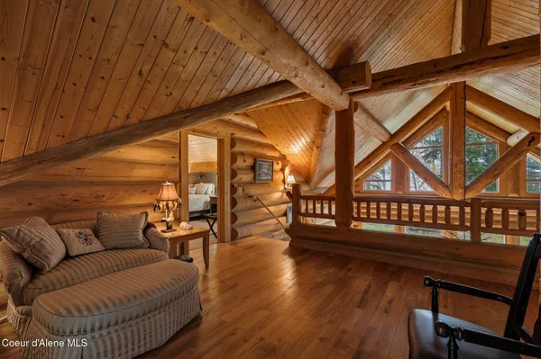 $1,175,000 | 8031 Lakeshore Drive, Sagle, ID 83860