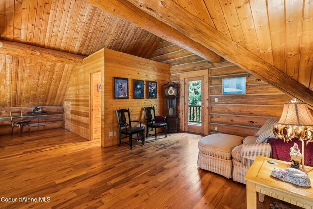 $1,175,000 | 8031 Lakeshore Drive, Sagle, ID 83860