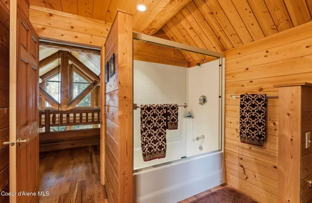 $1,175,000 | 8031 Lakeshore Drive, Sagle, ID 83860