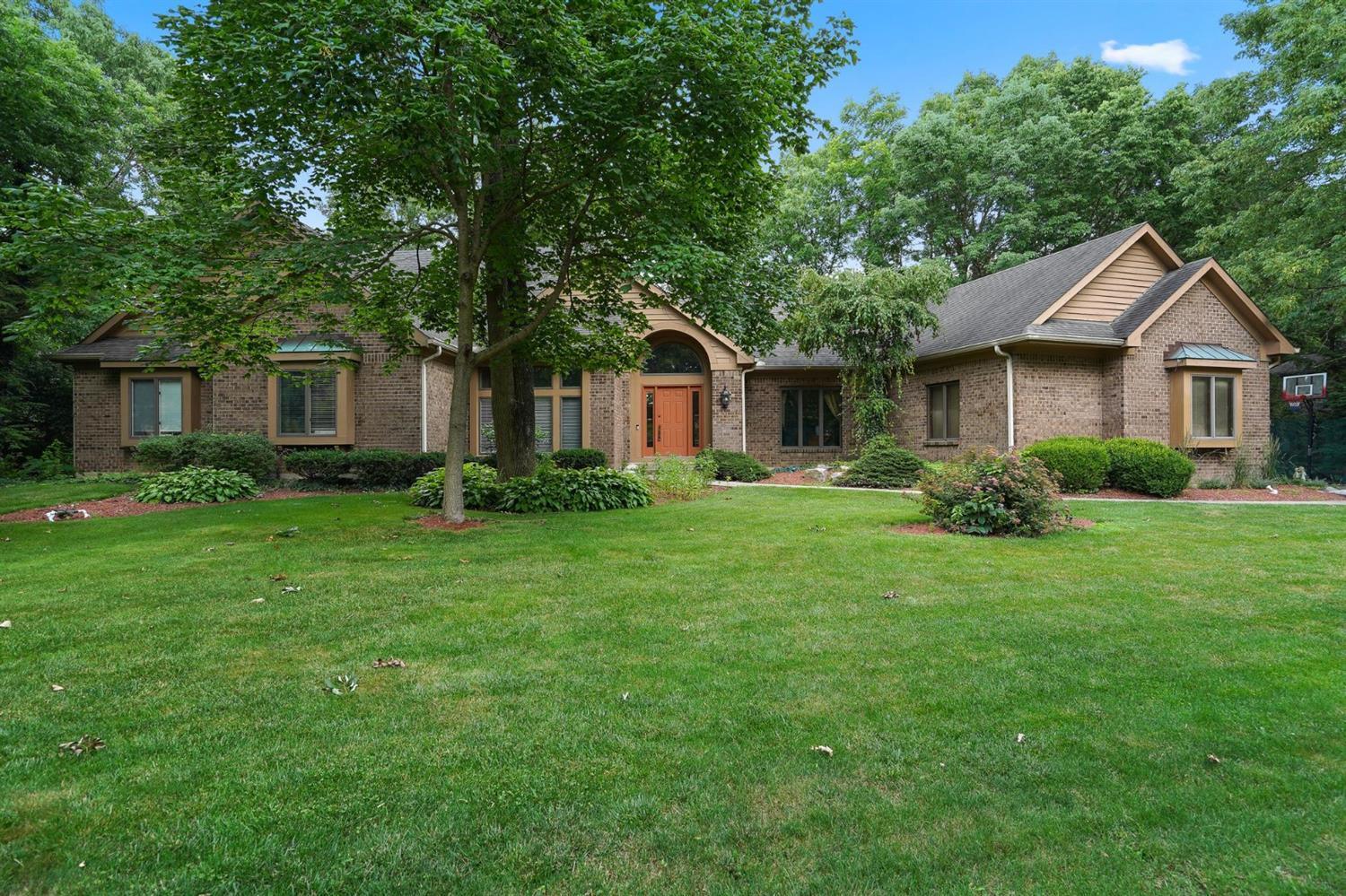 8586 Eagle Ridge Springboro, OH 45066 - Photo 2 of 50 Gallery Image 2