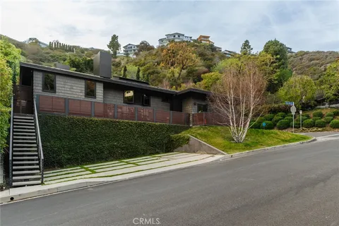 $4,998,000 | 8808 Thrasher Avenue, Los Angeles, CA 90069