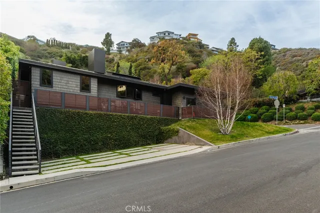 $4,998,000 | 8808 Thrasher Avenue, Los Angeles, CA 90069