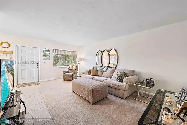 $1,445 | 2400 Lake Osborne Drive, Unit 204, Lake Worth, FL 33461