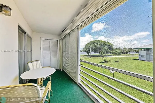 $1,445 | 2400 Lake Osborne Drive, Unit 204, Lake Worth, FL 33461