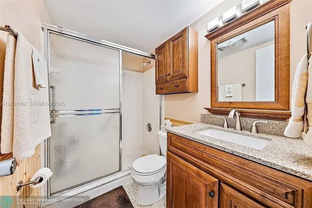 $1,445 | 2400 Lake Osborne Drive, Unit 204, Lake Worth, FL 33461