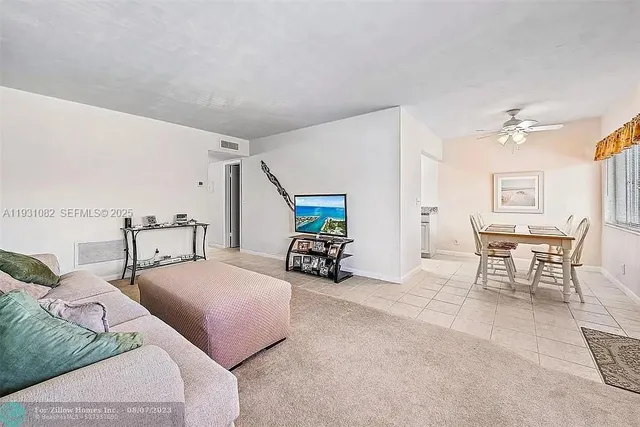 $1,445 | 2400 Lake Osborne Drive, Unit 204, Lake Worth, FL 33461