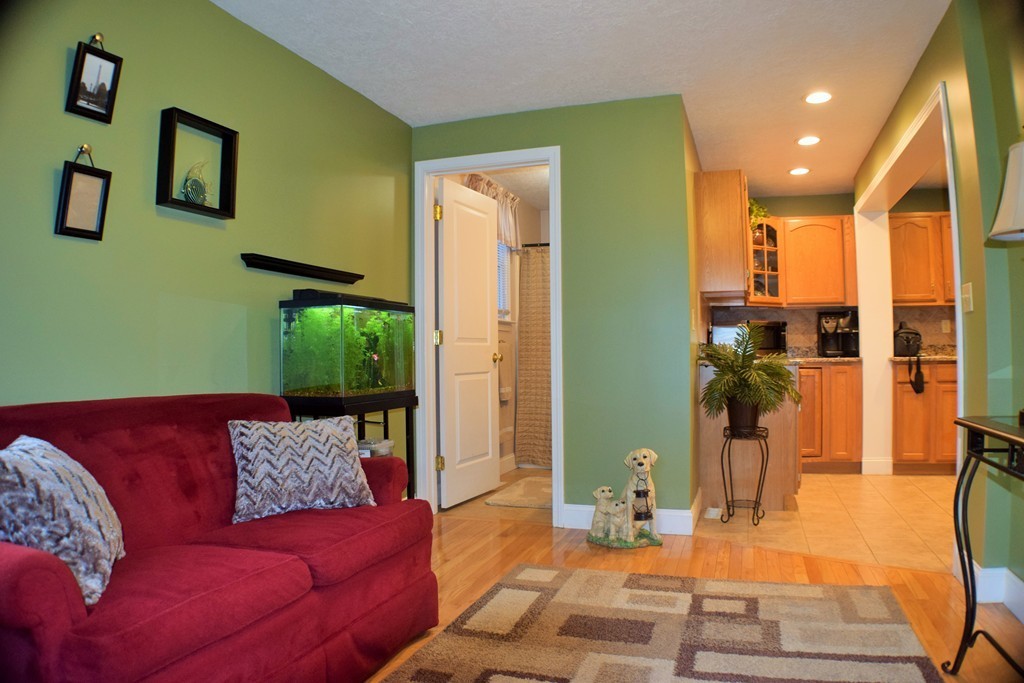 82 Hampshire Street Springfield, MA 01151 - Photo 5 of 26 Gallery Image 5