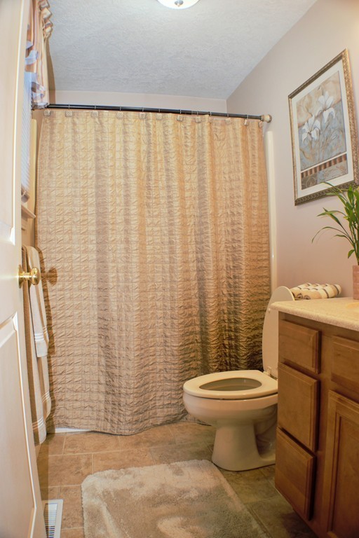 82 Hampshire Street Springfield, MA 01151 - Photo 7 of 26 Gallery Image 7