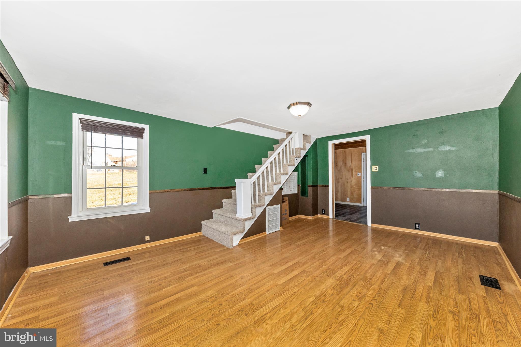 8204 Ball Road Frederick, MD 21704 - Photo 17 of 57 Dining room