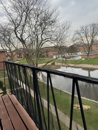 $1,725 | 15744 Lake Drive, Unit 3BR, Oak Forest, IL 60452