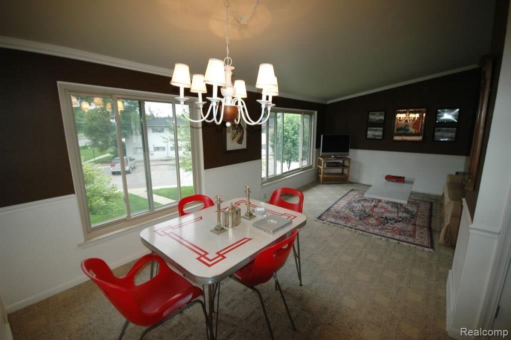 982 North Adams Road, Unit 116 Birmingham, MI 48009 - Photo 3 of 6 dining area.jpg