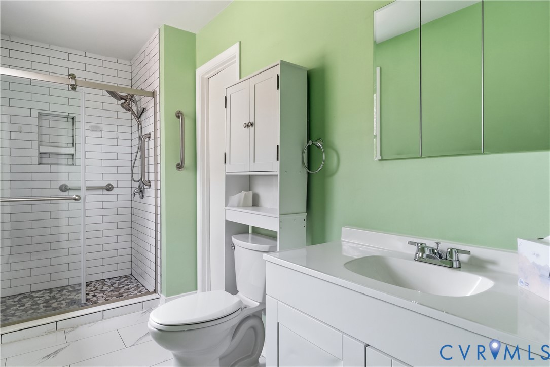 12298 Melton Road Ashland, VA 23005 - Photo 16 of 35 Primary in addition - Walk-in Shower En-suite off